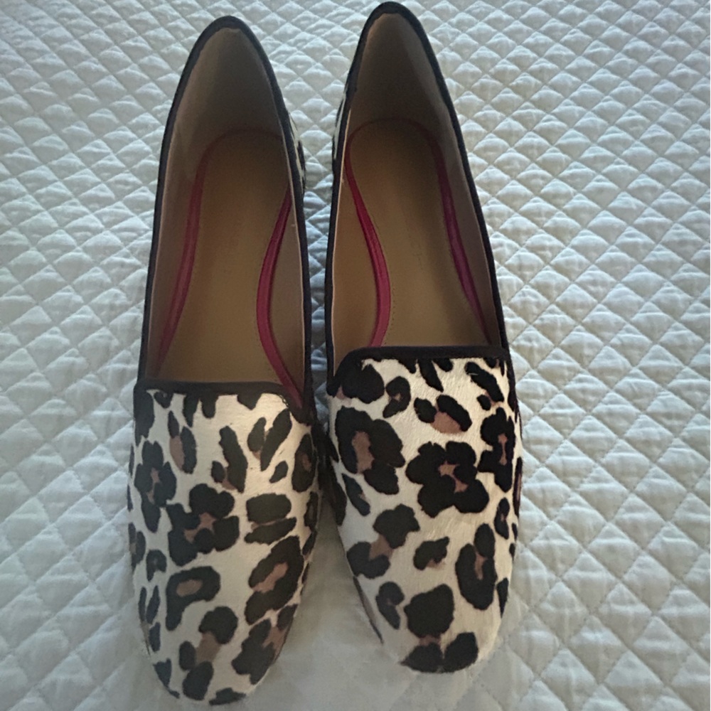 Never worn! Banana Republic calf hair Leopard Print Women's Loafers. Size 8.